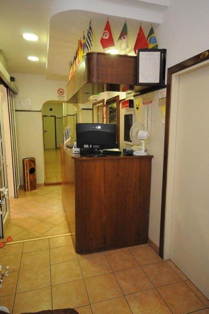 Hotel Bergamo Rome Bagian luar foto